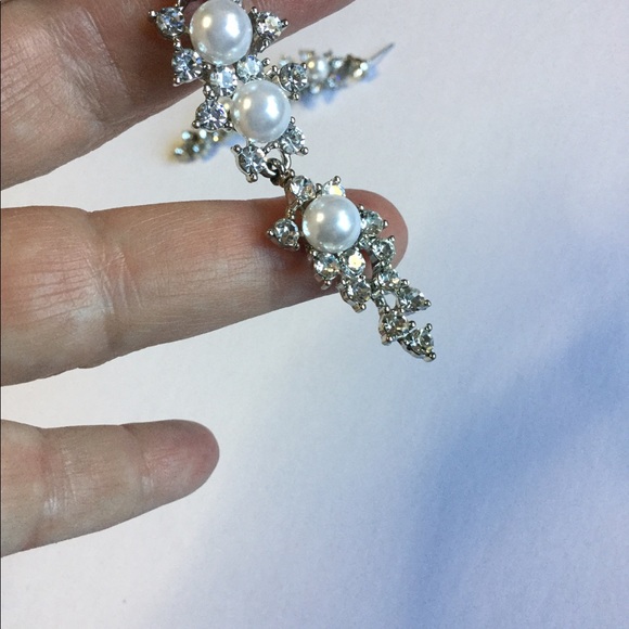 TASHA FAUX PEARL AND CRYSTAL DROP EARRINGS SILVER NWT - Picture 6 of 11